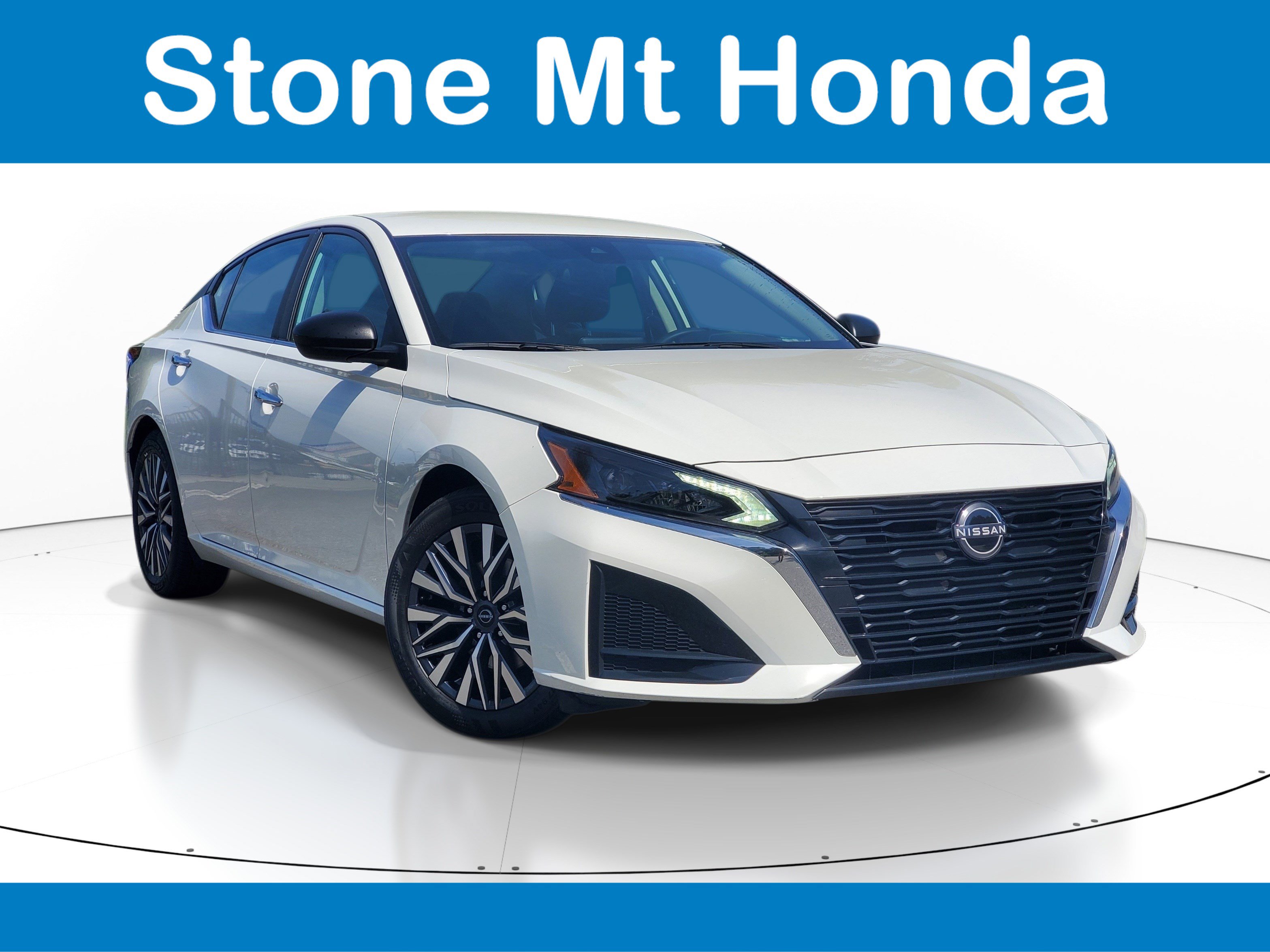 Used 2025 Nissan Altima 2.5 SV FWD image 1