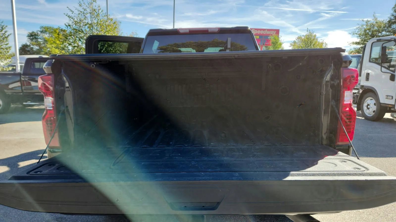 Used 2024 Chevrolet Silverado 2500 Custom w/ Custom Convenience Package image 5