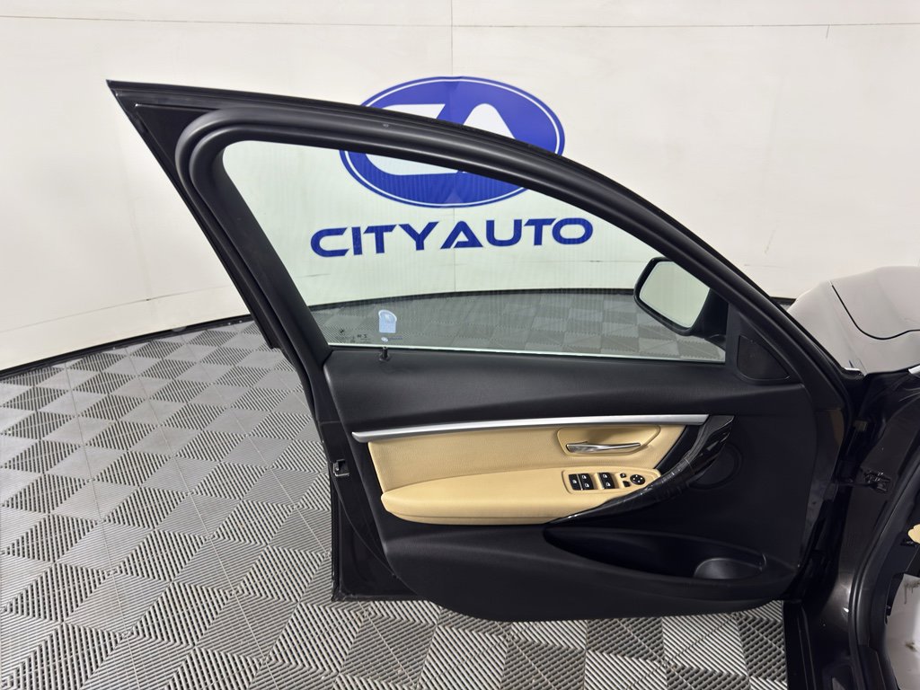 Used 2017 BMW 330e image 14