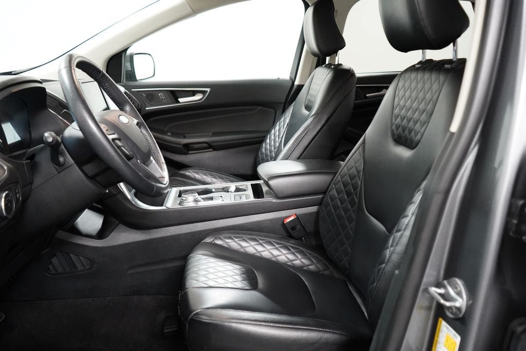 Certified 2024 Ford Edge Titanium AWD/4WD image 13