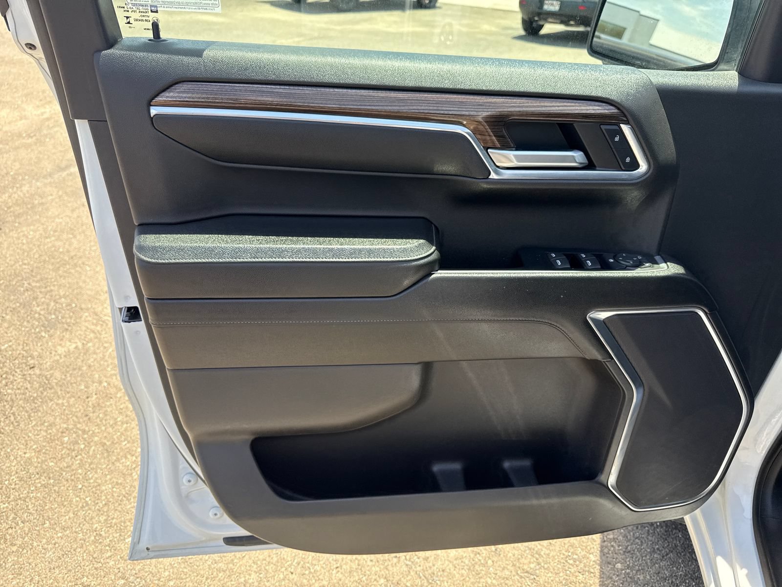 Used 2023 Chevrolet Silverado 1500 LT AWD/4WD image 10