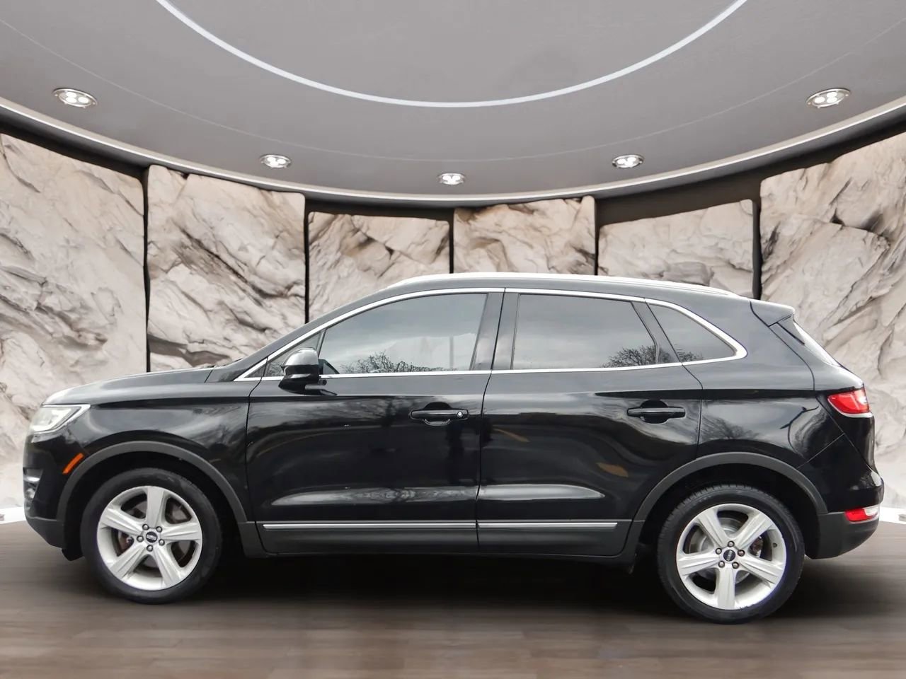 Used 2016 Lincoln MKC Premiere image 9