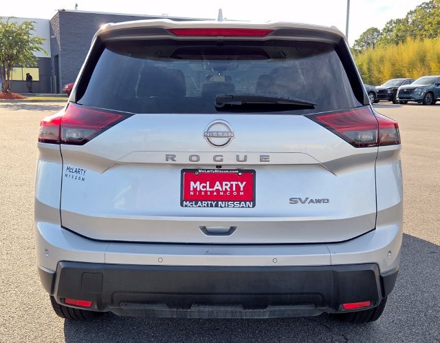 Used 2024 Nissan Rogue SV AWD/4WD image 7