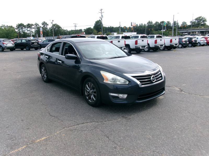 Used 2015 Nissan Altima 2.5 S w/ Sport Value Package FWD image 4