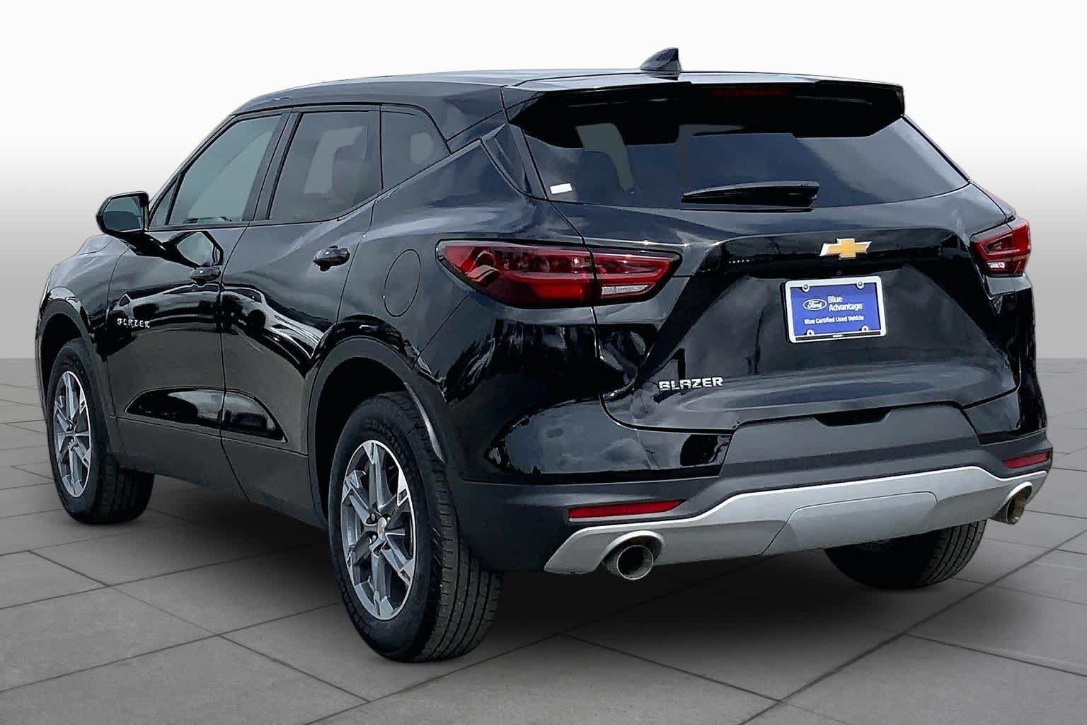 Used 2024 Chevrolet Blazer LT FWD image 11