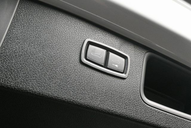 Used 2025 Porsche Macan image 31