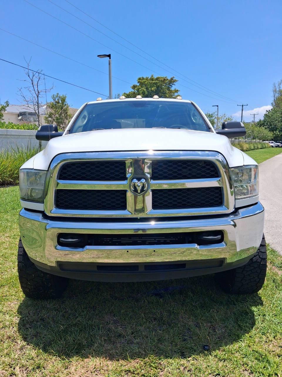Used 2017 RAM 2500 Tradesman w/ Chrome Appearance Group AWD/4WD image 3
