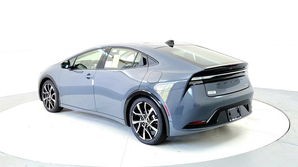 New 2026 Toyota Prius Plug-In Hybrid FWD image 4