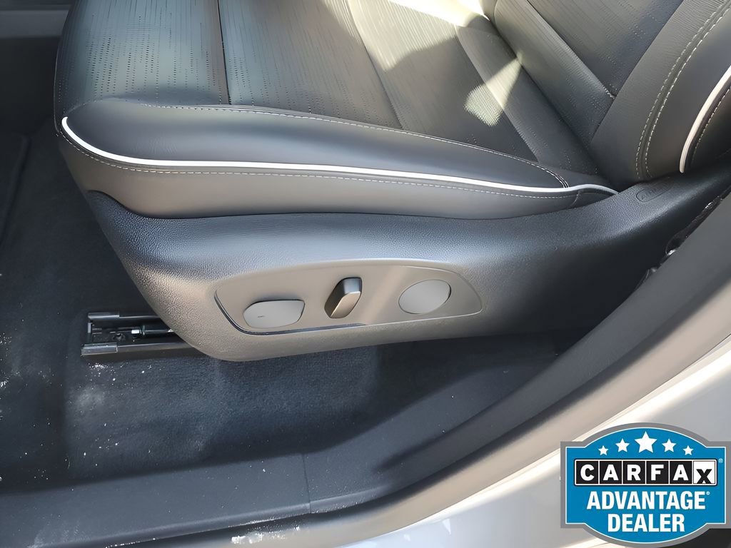 Used 2025 Buick Enclave Sport Touring AWD/4WD image 28