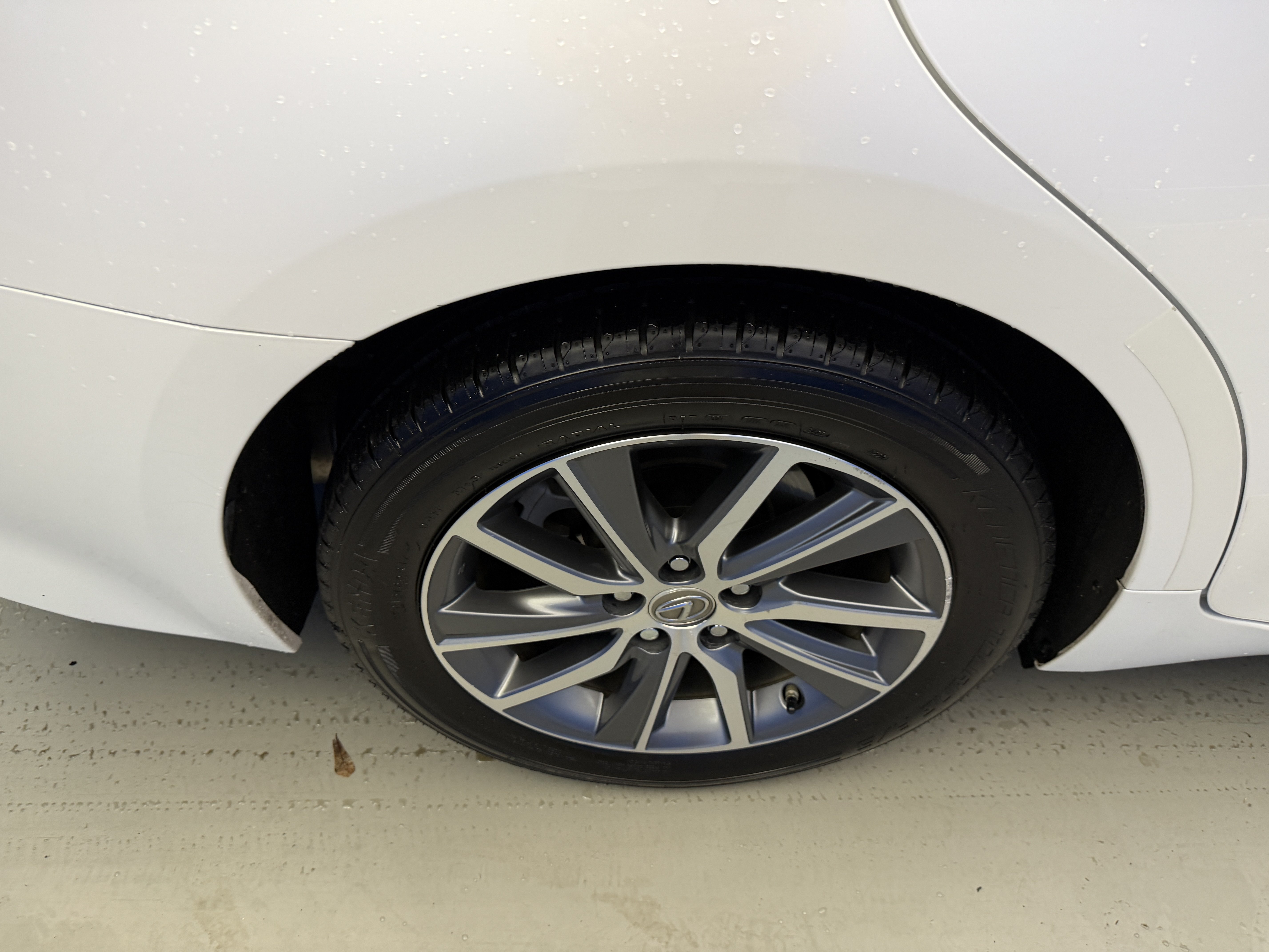 Used 2016 Lexus ES 300h w/ Luxury Package w/Wood Trim FWD image 8