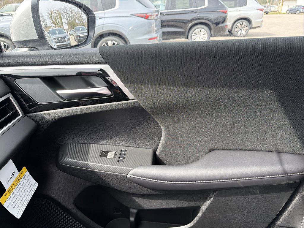 New 2026 Mitsubishi Outlander ES image 25