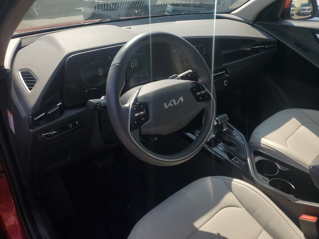 Certified 2023 Kia Niro EX FWD image 8