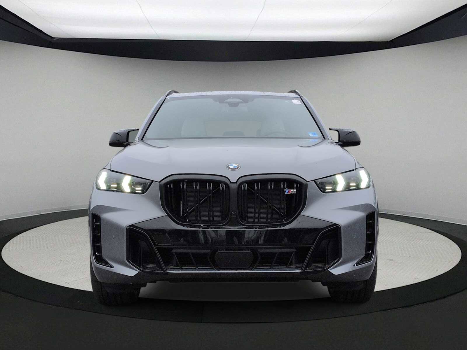 New 2026 BMW X5 M60i w/ Executive Package image 3