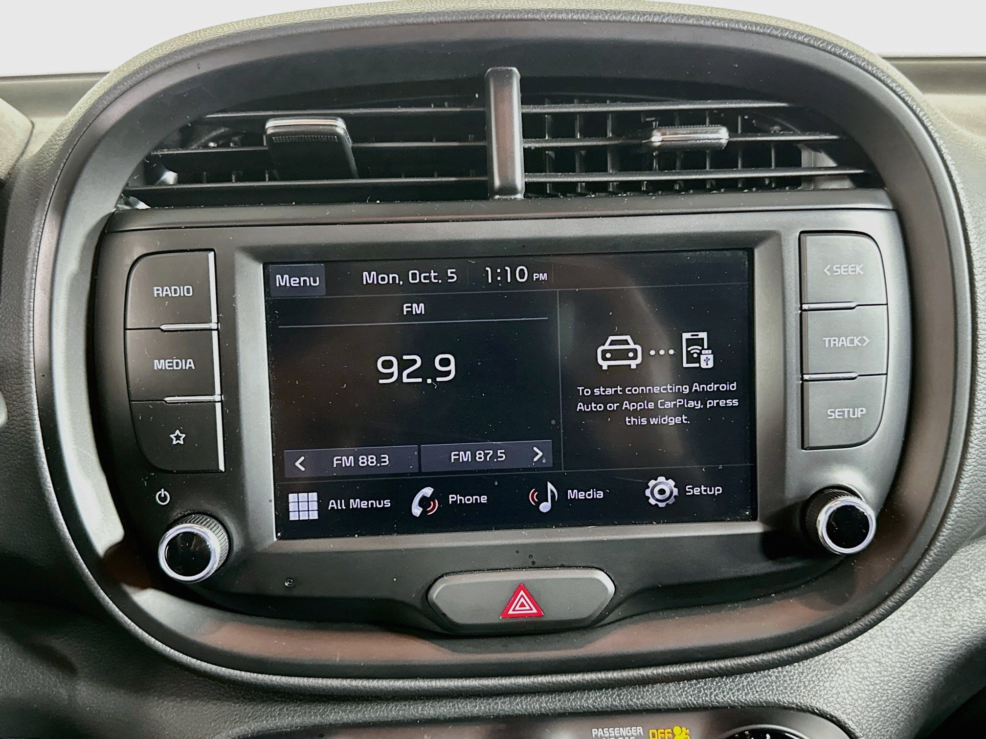 Used 2025 Kia Soul LX w/ LX Technology Package FWD image 21
