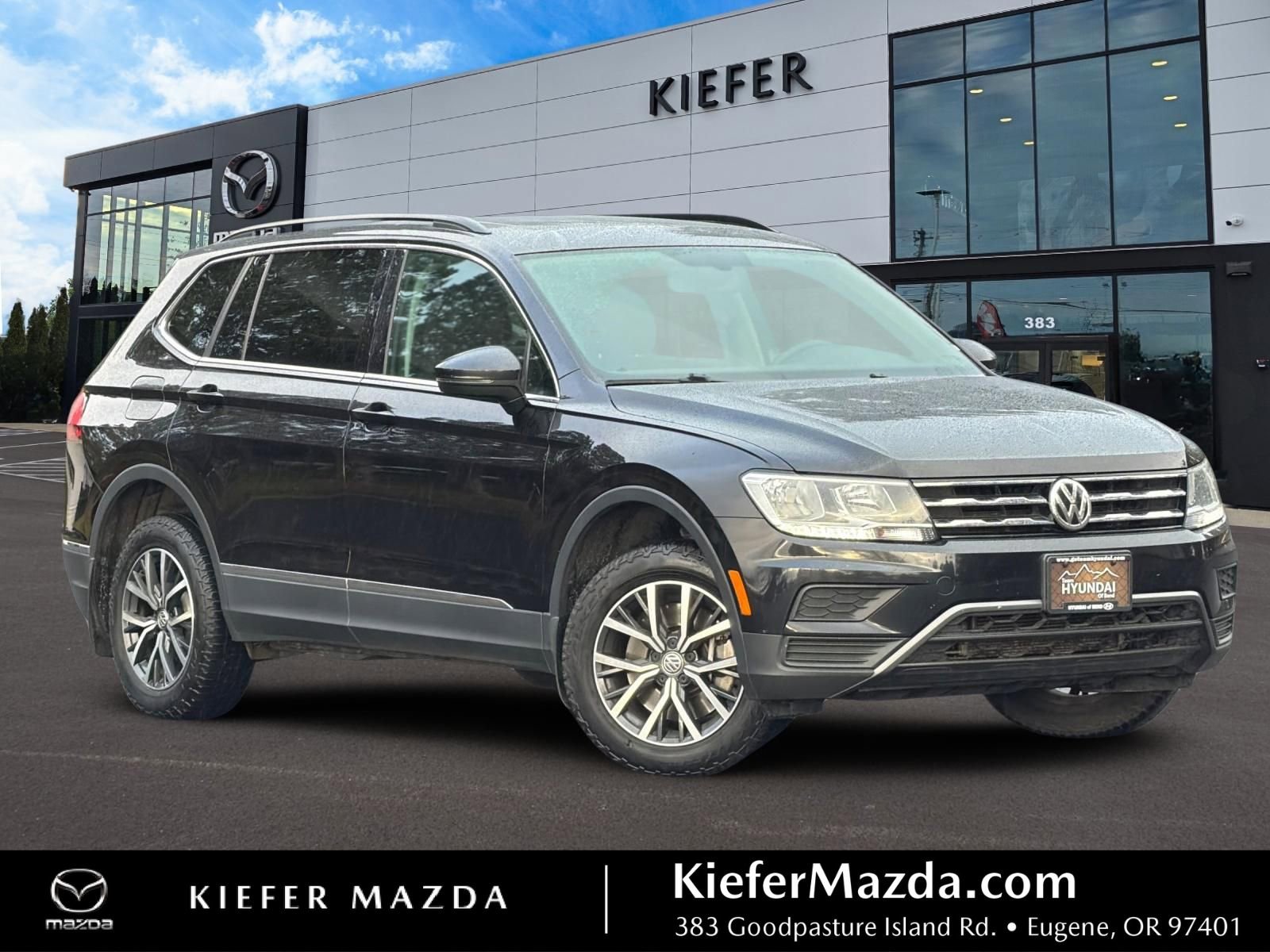 Used 2020 Volkswagen Tiguan SE w/ Panoramic Sunroof Package image 1
