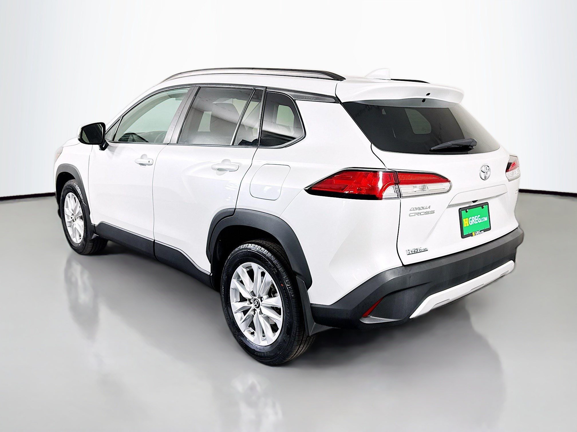 Used 2024 Toyota Corolla Cross LE FWD image 7