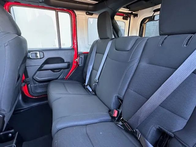 Used 2021 Jeep Wrangler Unlimited Sahara image 31