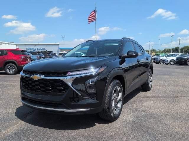 Used 2026 Chevrolet Trax LT w/ Driver Confidence Package FWD image 1