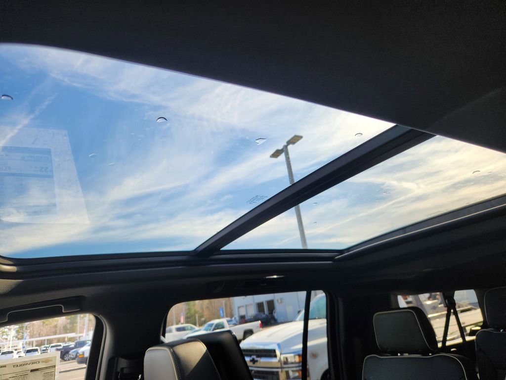 New 2026 Chevrolet Suburban Premier image 16