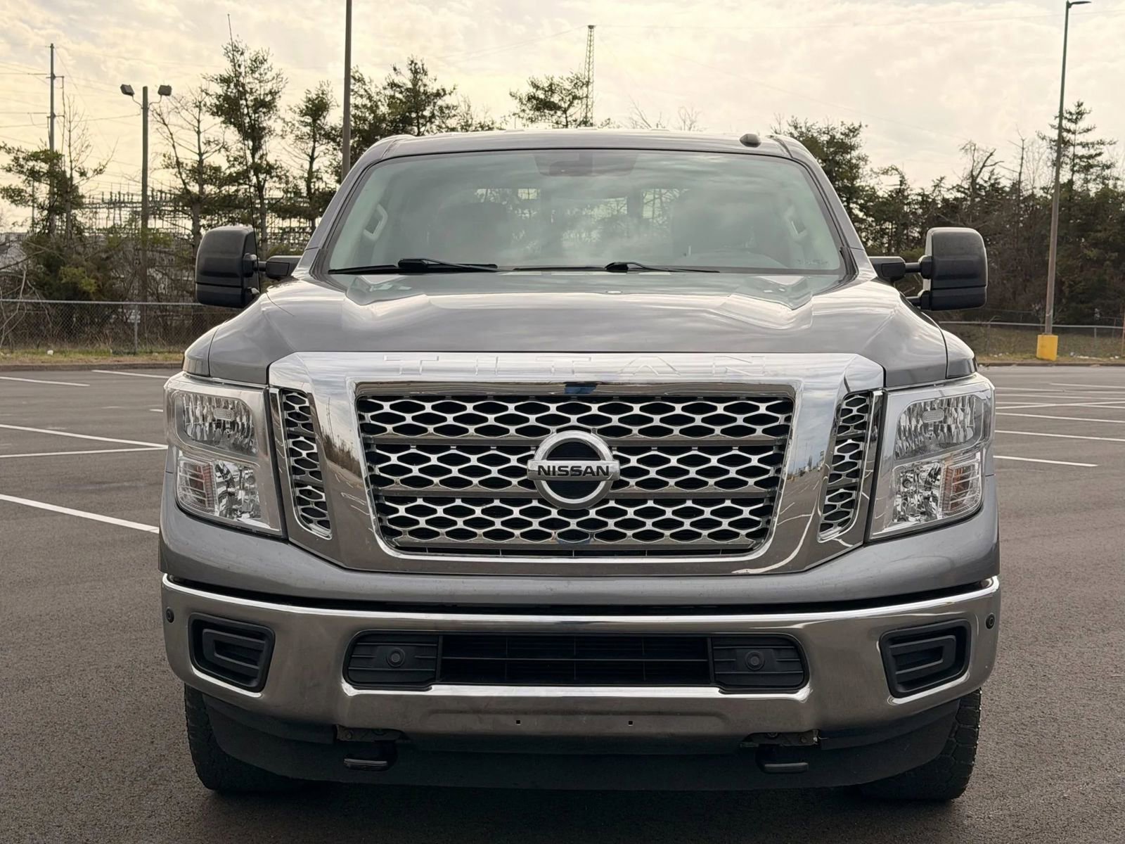 Used 2019 Nissan Titan SV w/ SV Convenience Package image 10