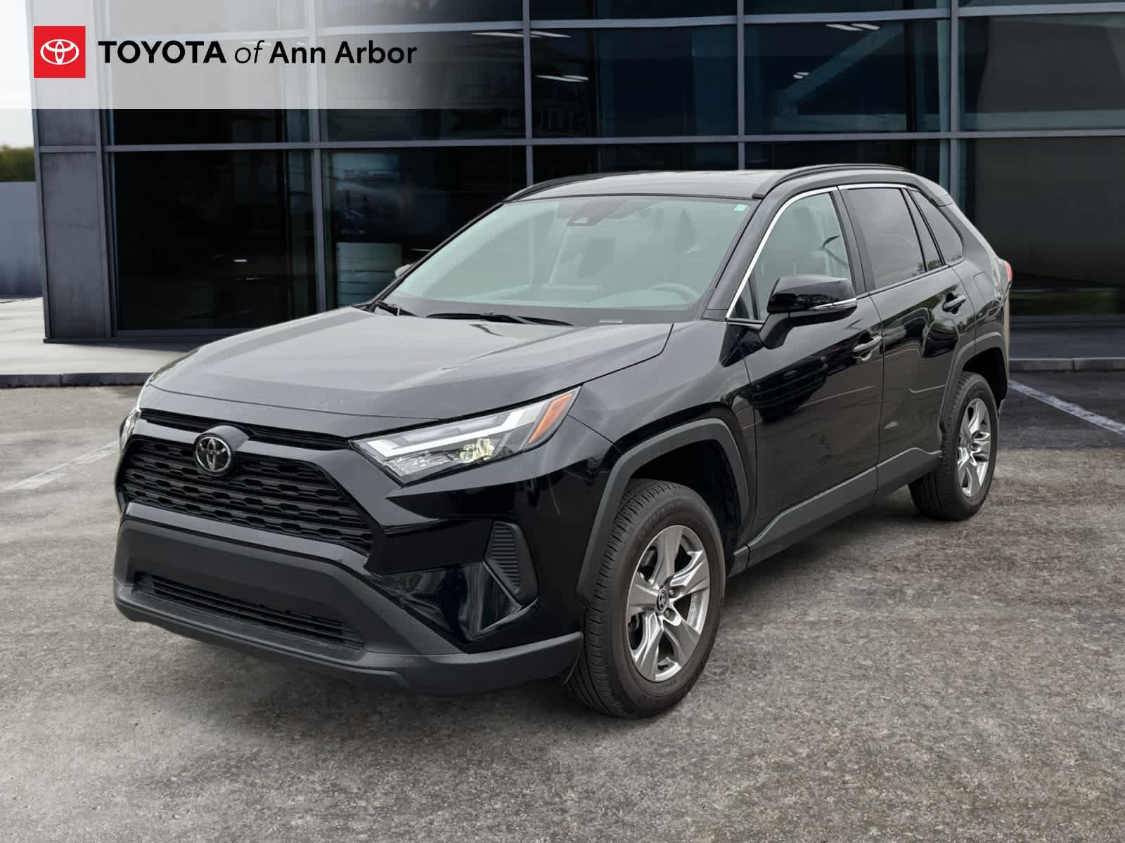 Used 2025 Toyota RAV4 XLE AWD/4WD image 7
