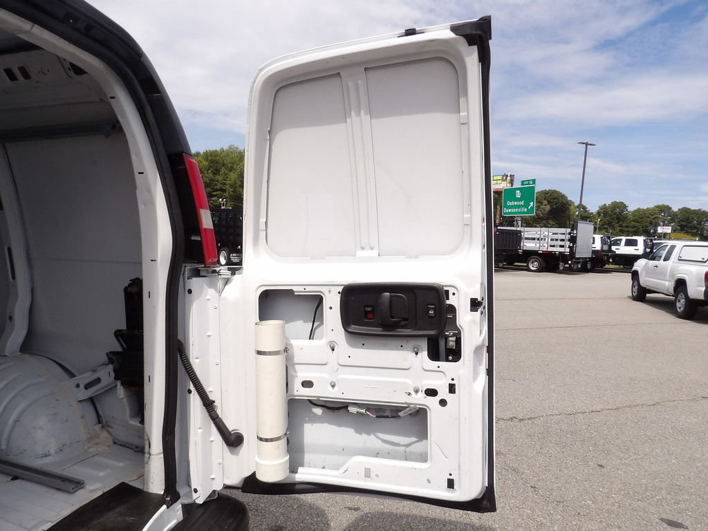 Used 2016 Chevrolet Express 2500 RWD image 46
