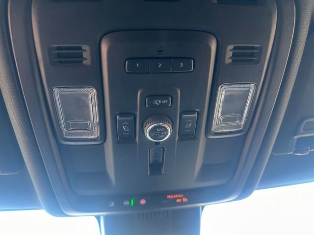 Used 2024 GMC Yukon XL Denali w/ Advanced Technology Package image 34