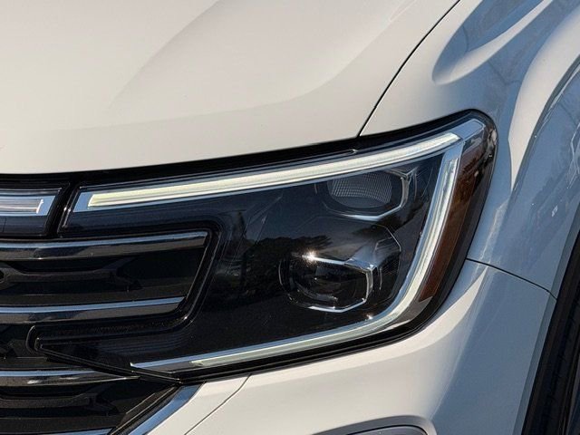Used 2024 Volkswagen Atlas SE w/ Panoramic Sunroof Package image 18