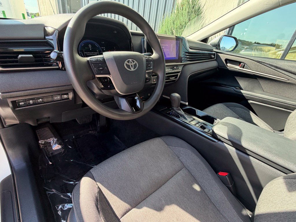 Used 2025 Toyota Camry LE FWD image 11