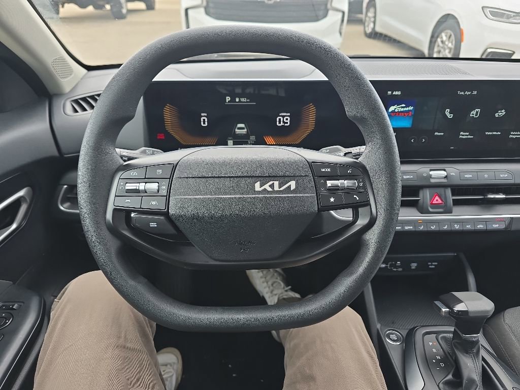 Used 2025 Kia K4 FWD image 15