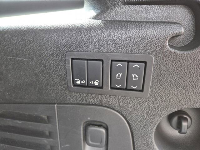 Used 2016 GMC Yukon XL Denali w/ Open Road Package image 19