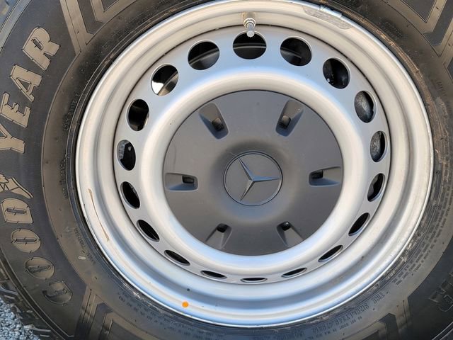 Used 2025 Mercedes-Benz Sprinter 2500 image 10