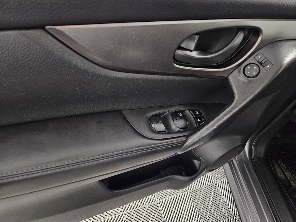 Used 2022 Nissan Rogue Sport S FWD image 23