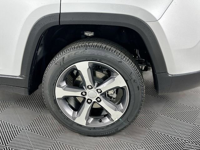 New 2025 Jeep Grand Cherokee Limited w/ Luxury Tech Group II image 16