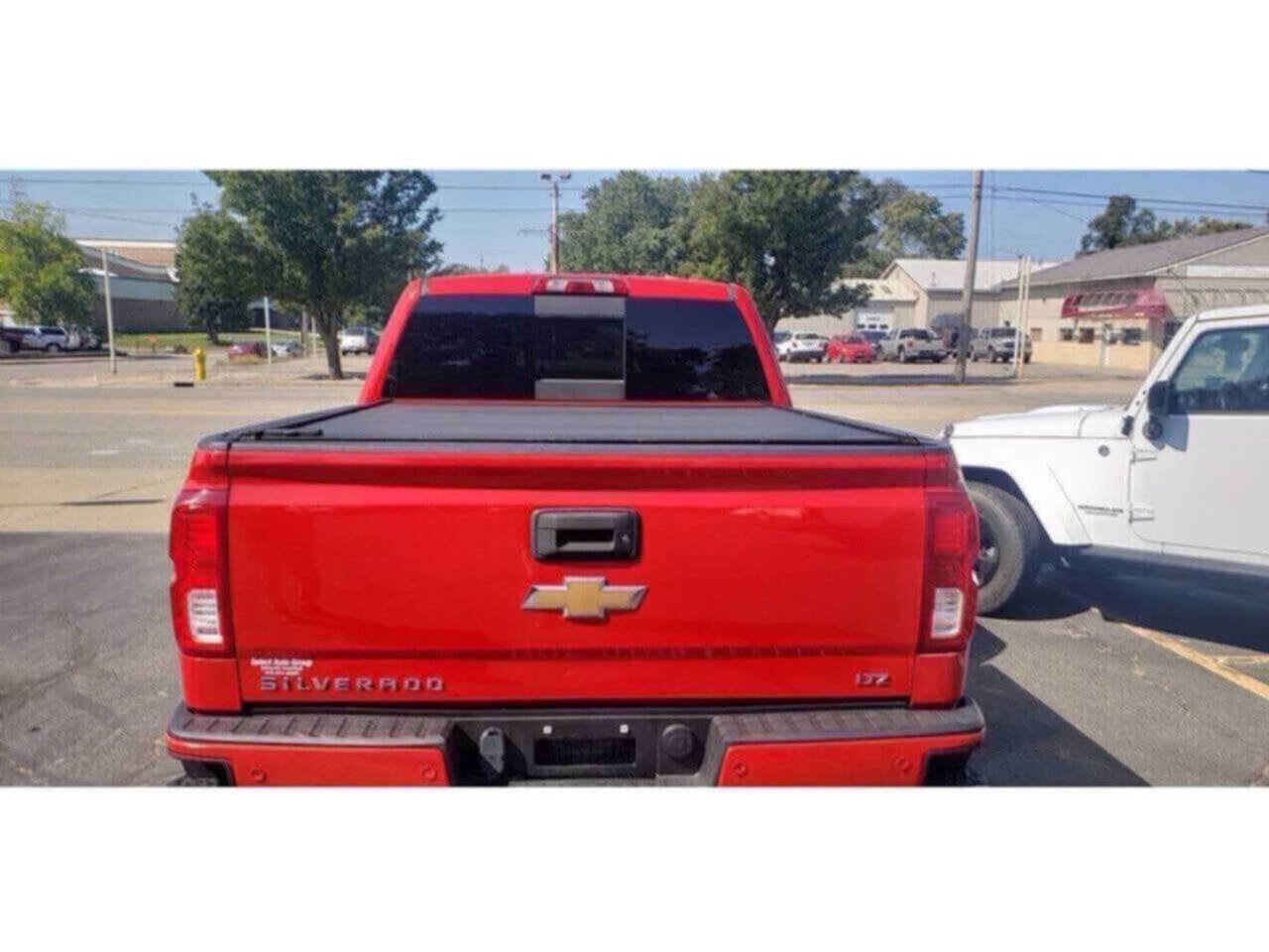 Used 2017 Chevrolet Silverado 1500 LTZ Z71 w/ LTZ Plus Package image 3