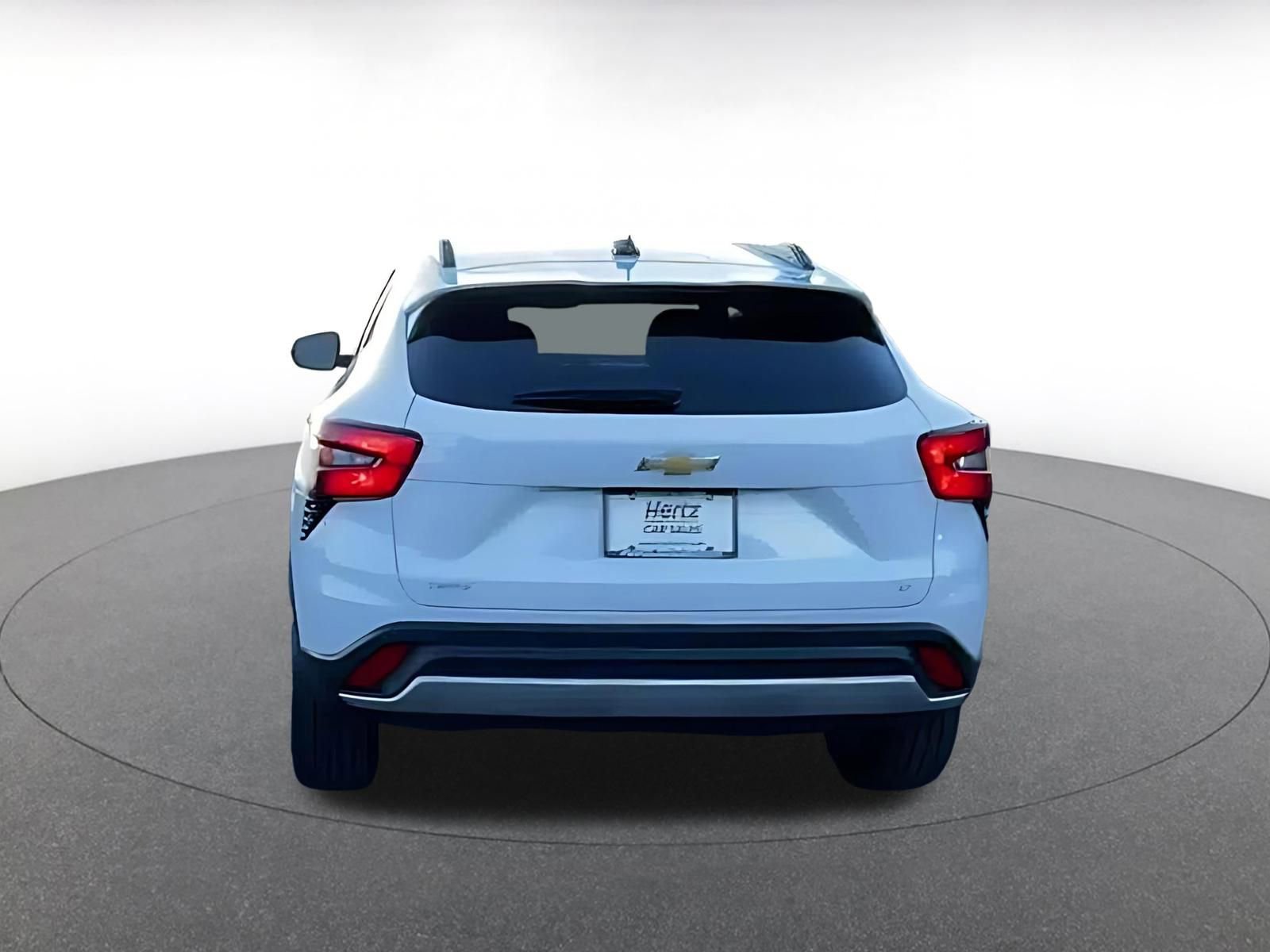 Used 2025 Chevrolet Trax LT image 8