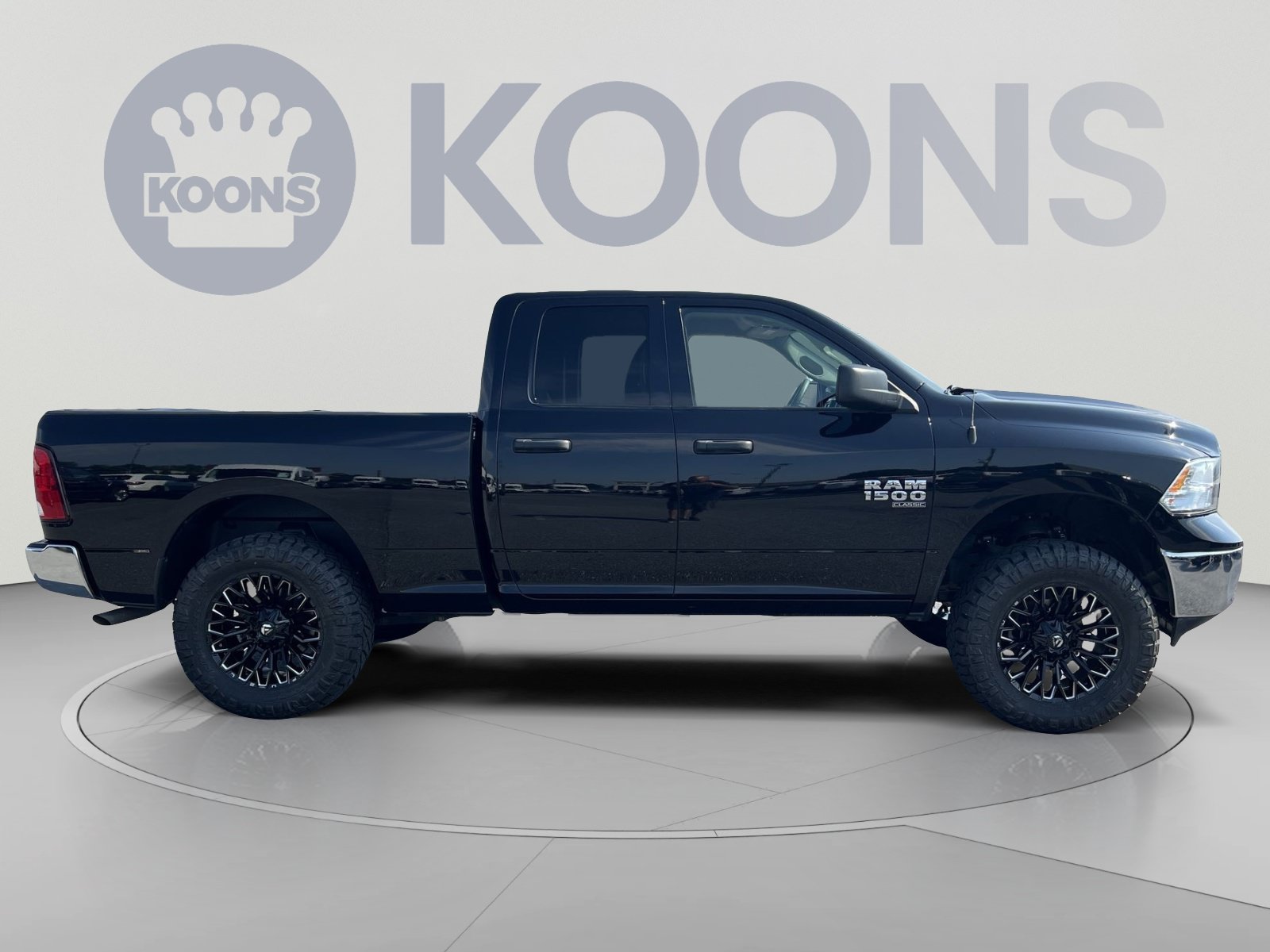 Used 2024 RAM 1500 Classic SLT AWD/4WD image 8