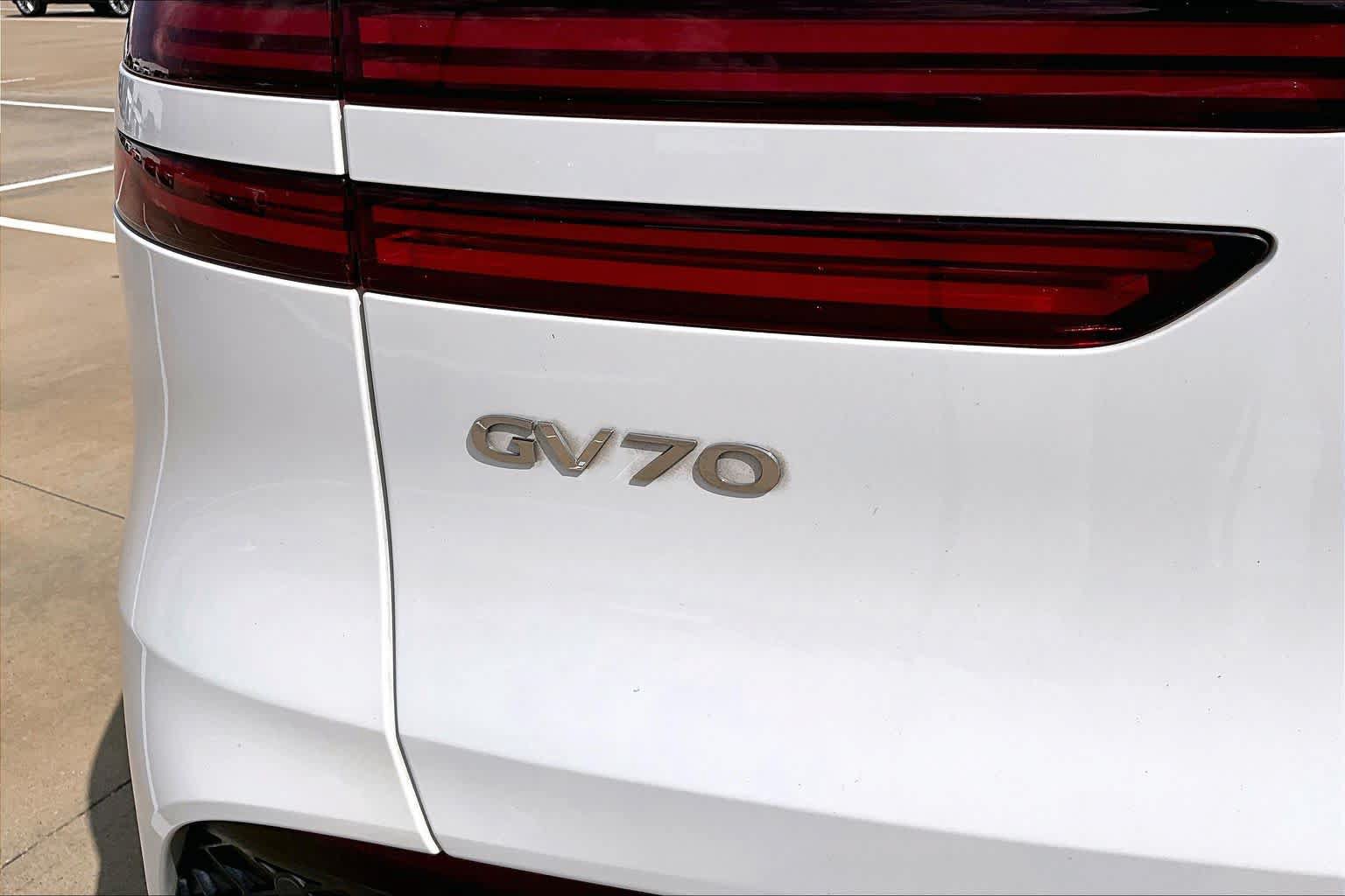 Used 2023 Genesis GV70 2.5T w/ Sport Prestige Package AWD/4WD image 10