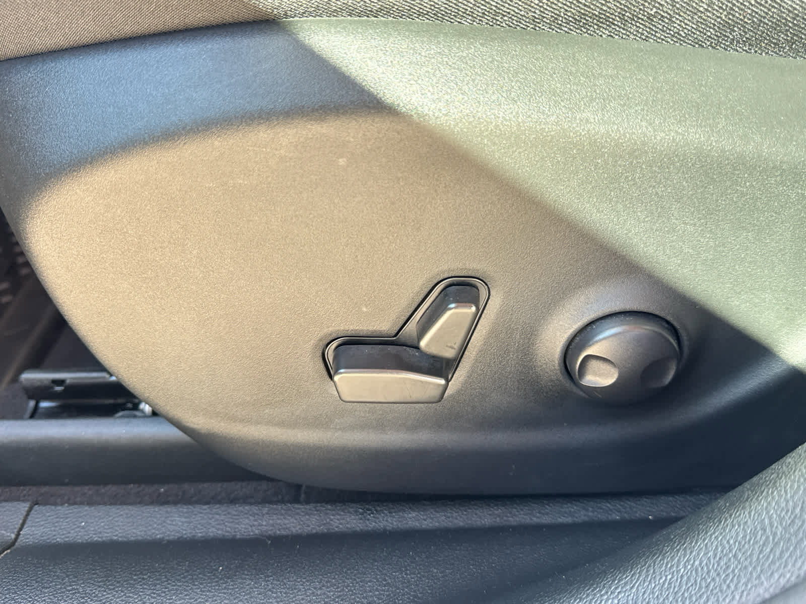 Used 2022 Jeep Cherokee Latitude w/ Trailer Tow Group image 10