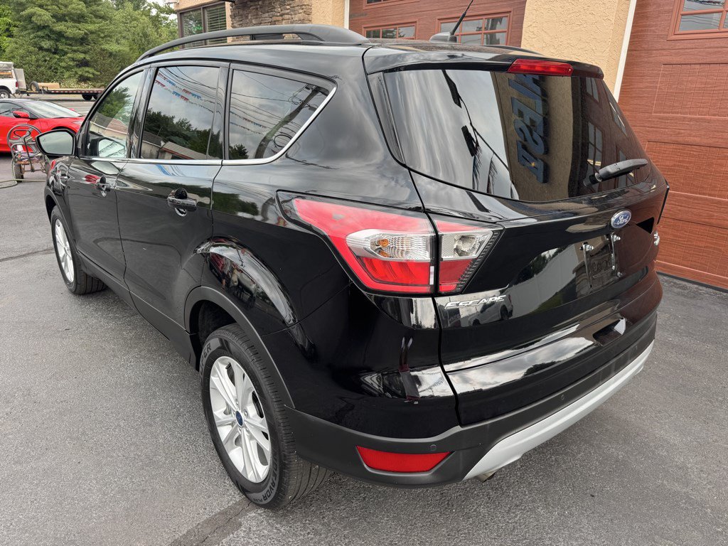 Used 2017 Ford Escape SE w/ Equipment Group 201A AWD/4WD image 6