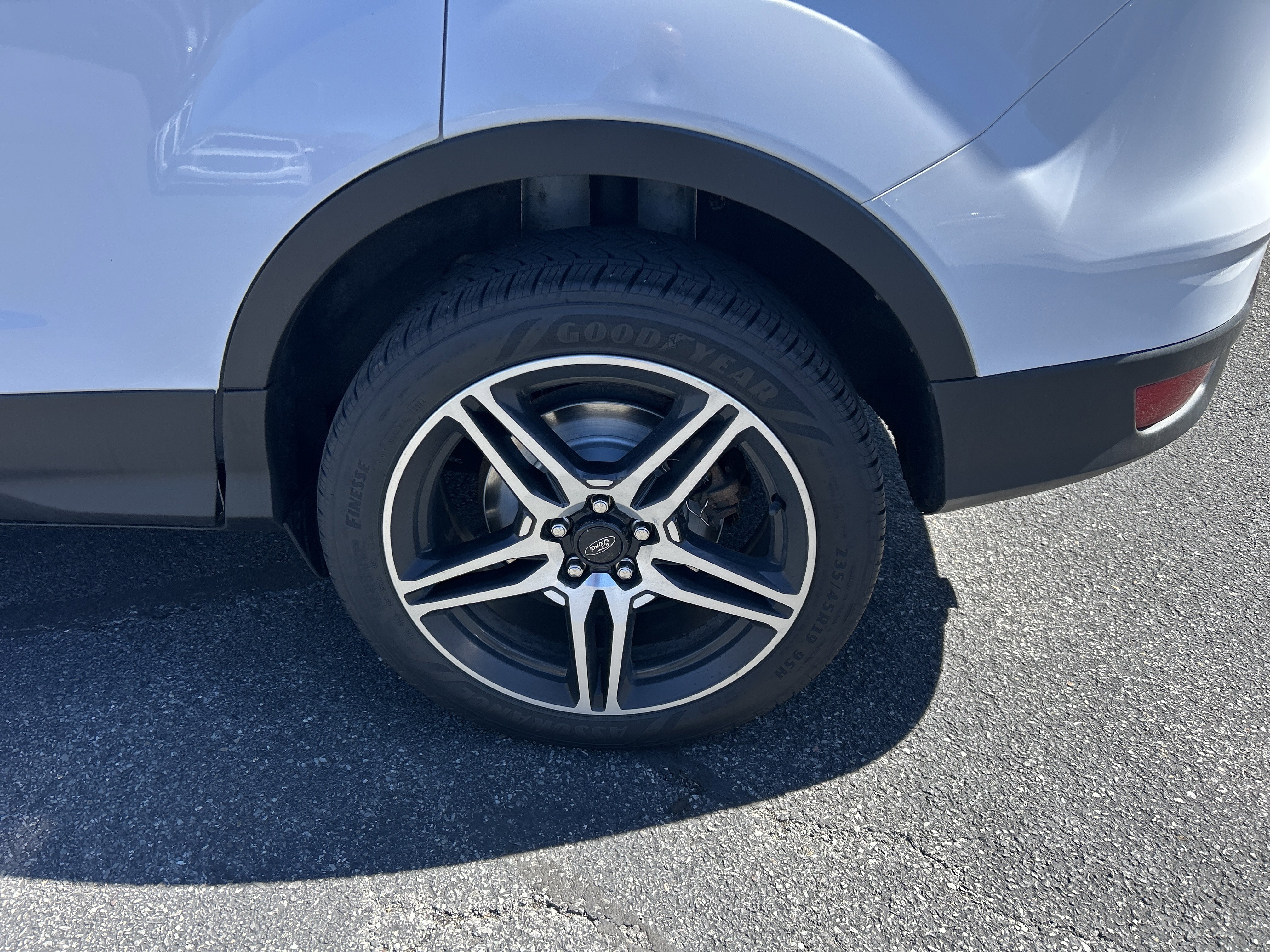Used 2019 Ford Escape SEL AWD/4WD image 4