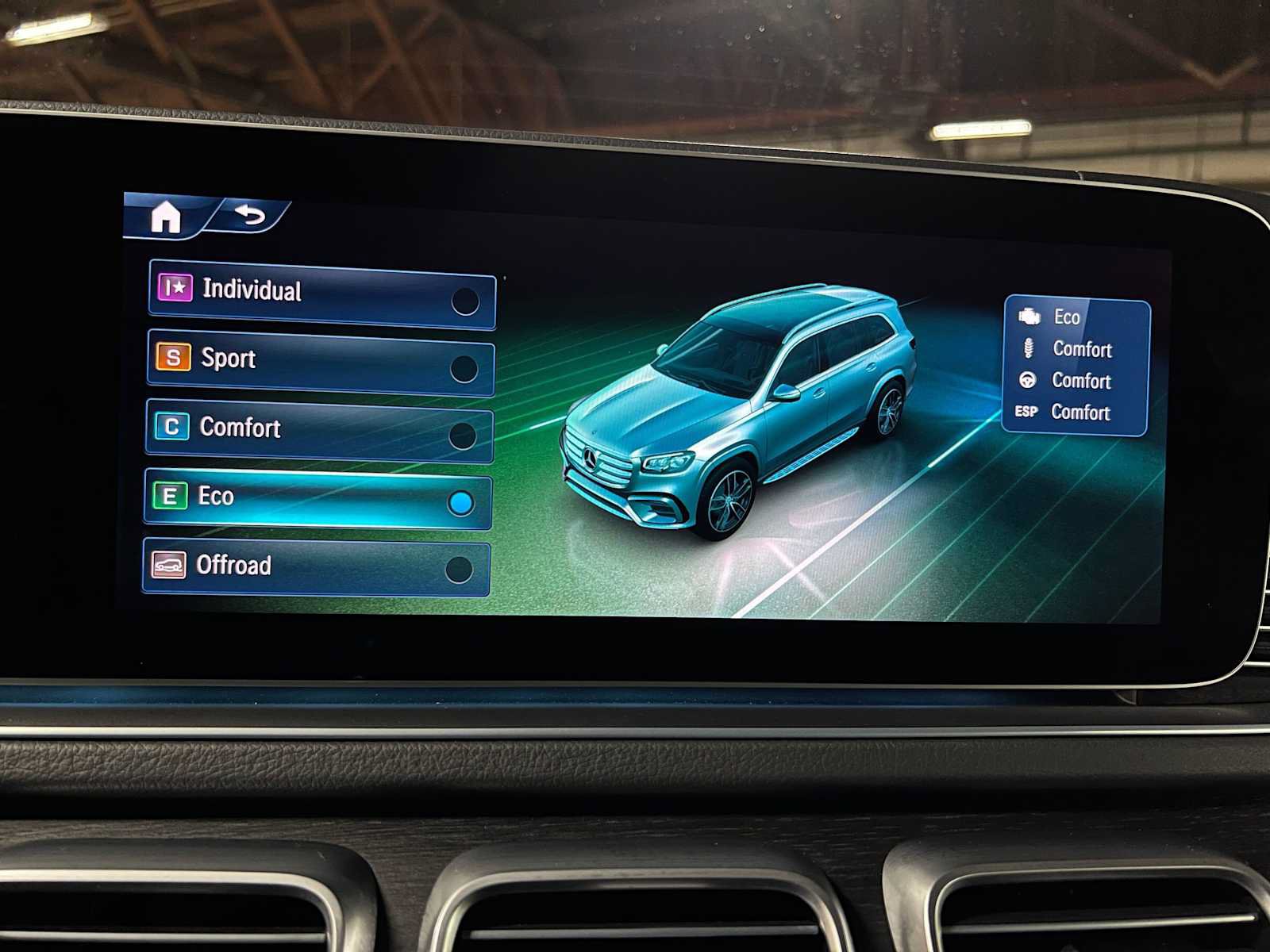 Certified 2025 Mercedes-Benz GLS 450 4MATIC image 44