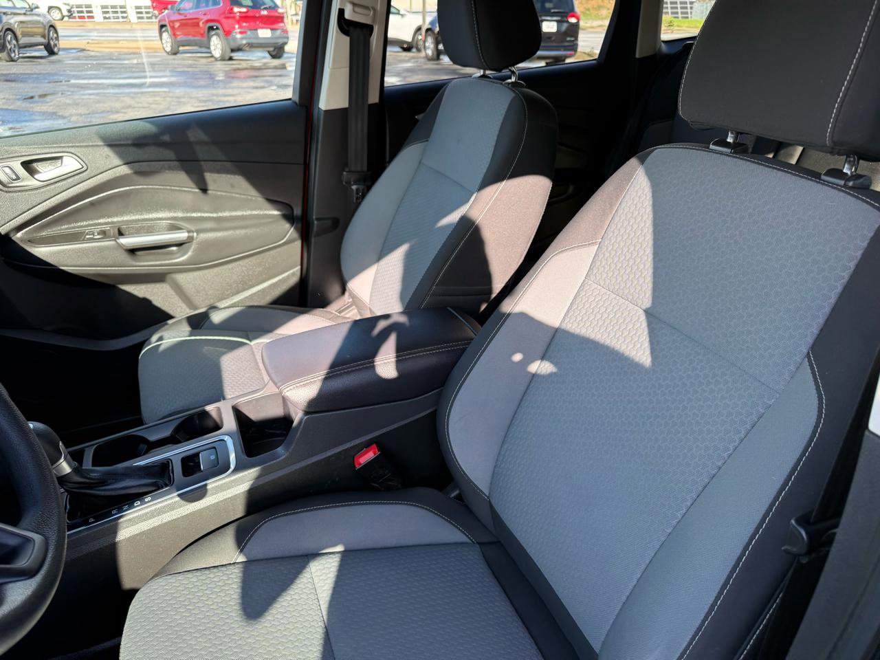 Used 2017 Ford Escape SE image 11