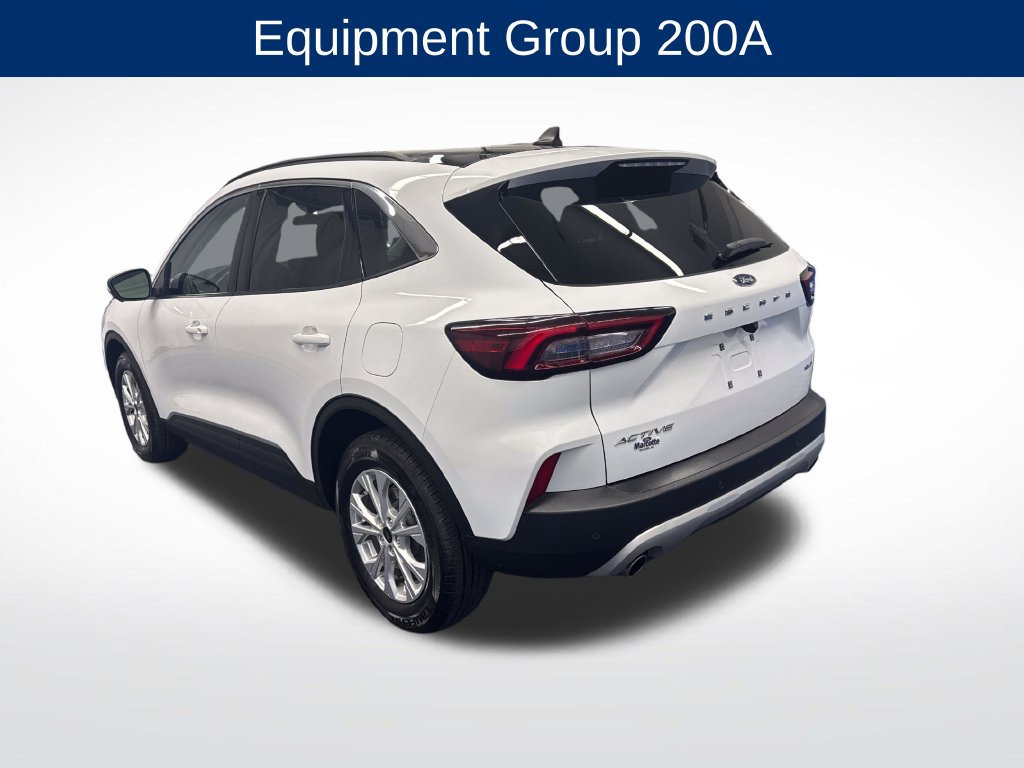 Used 2023 Ford Escape Active w/ Tech Pack #2 AWD/4WD image 3