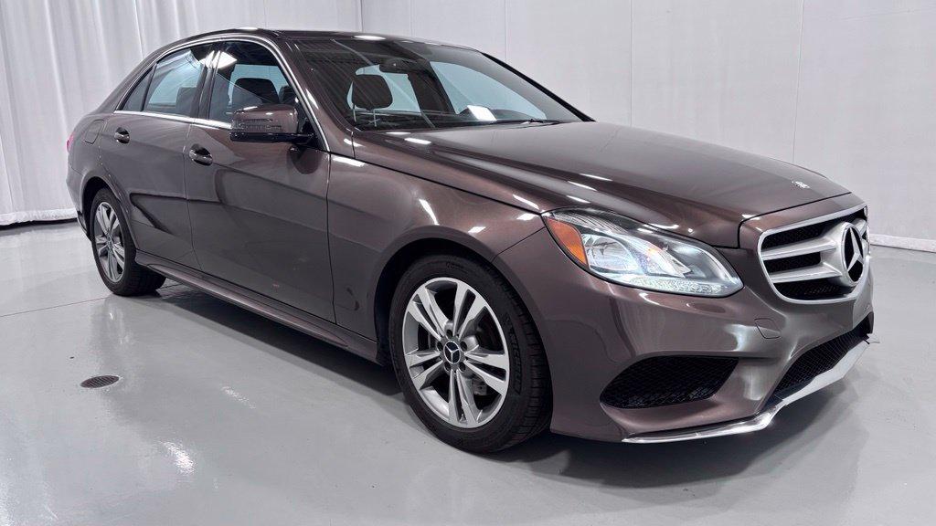 Used 2014 Mercedes-Benz E 350 4MATIC Sedan image 4