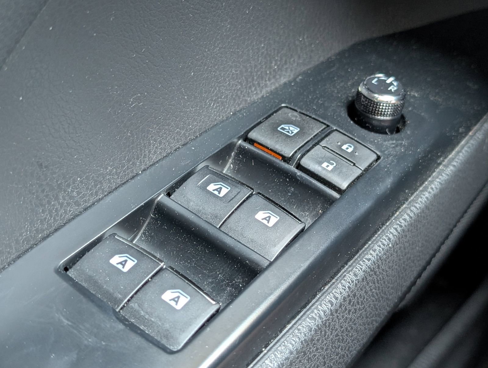 Used 2020 Toyota Camry XSE w/ Navigation Package image 21