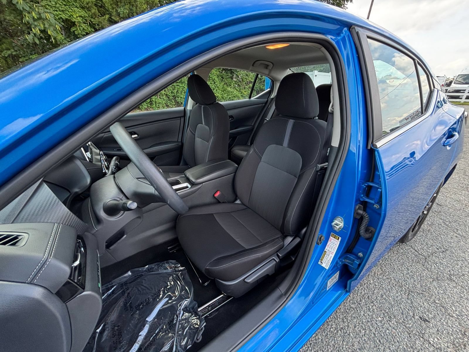 Used 2025 Nissan Sentra SV FWD image 29