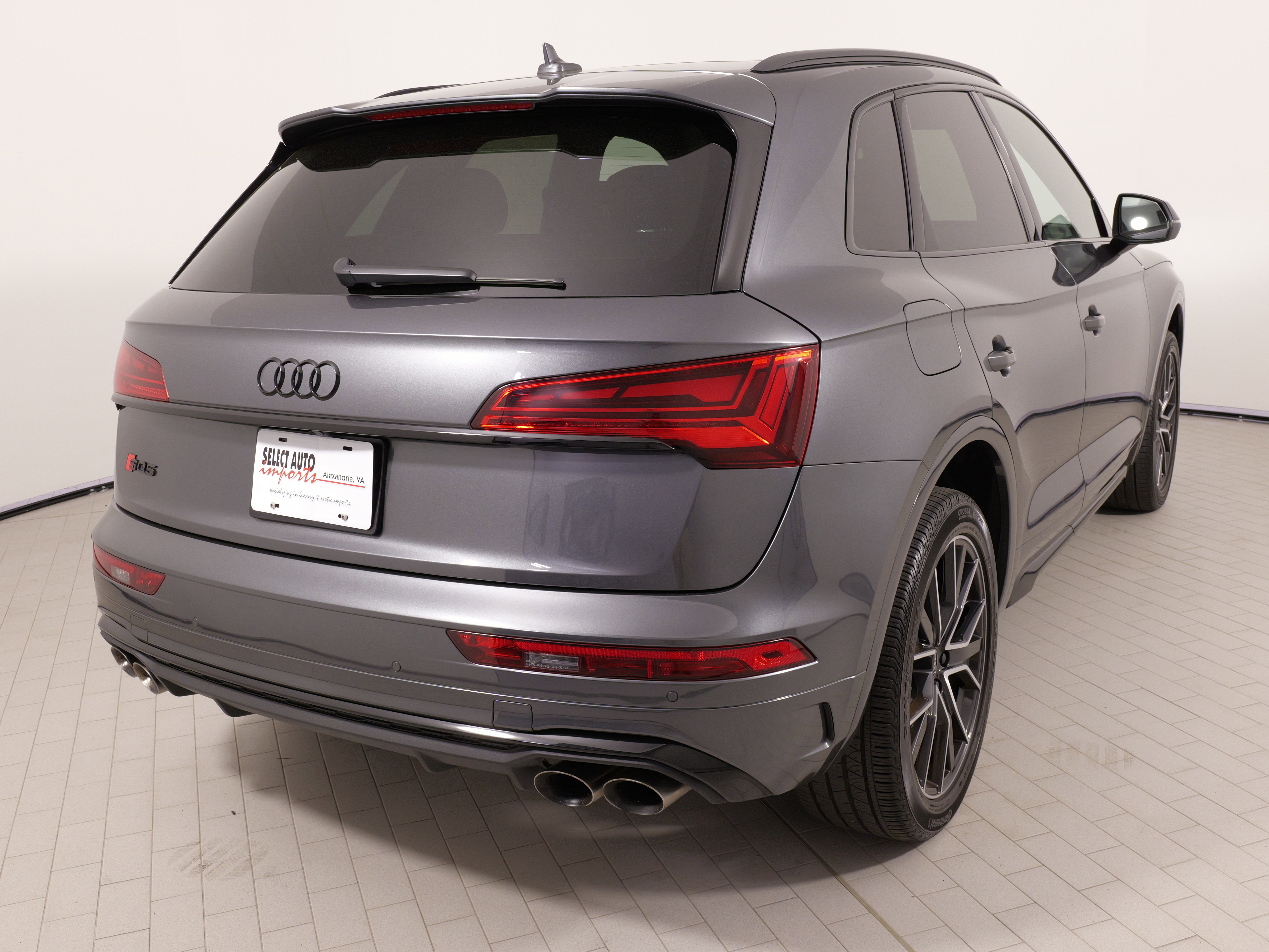 Used 2023 Audi SQ5 Premium Plus w/ Premium Plus Package image 13