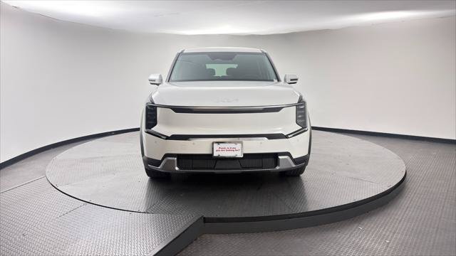 Used 2024 Kia EV9 Light Long Range RWD image 12