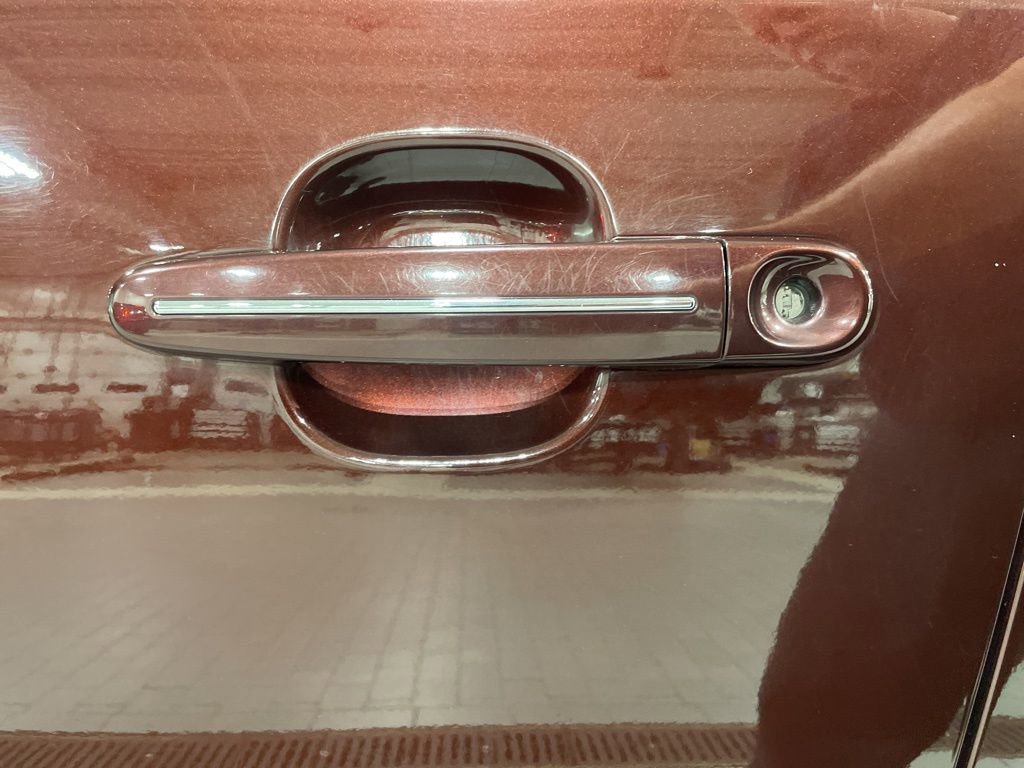 Used 2009 Lincoln MKS image 30